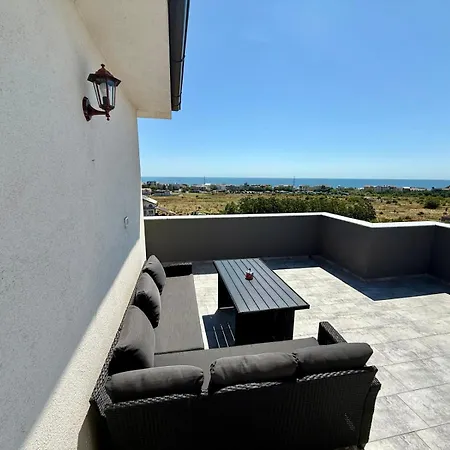 Lucas Aparthotel *